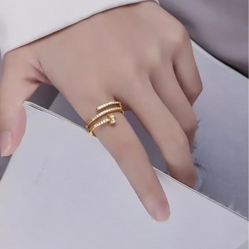 💋💄18k Gold Polymer Sparkling Zircon Swirl Nail Ring - Picture 15 of 17